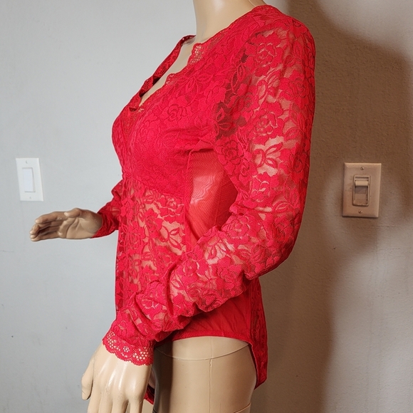 NWT H&M Red Lace Long Sleeve Sheer Bodysuit Size Large - Picture 15 of 16